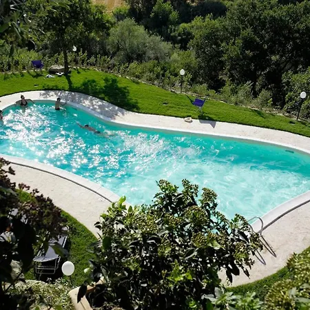 شقة Sleeps 4 With Pool *