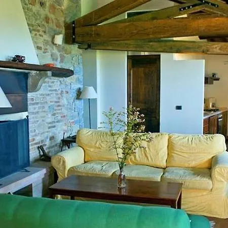 شقة Sleeps 4 With Pool